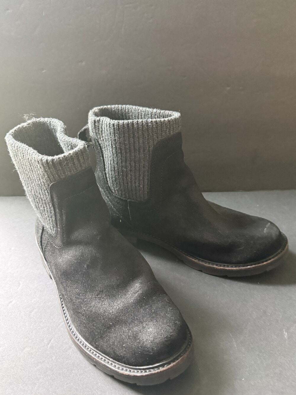 LL Bean Womens Black East Point Waterproof Suede Chelsea Ankle Boots Size 6
